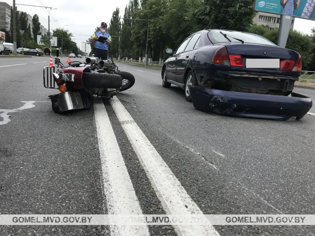 В Гомеле в результате ДТП пострадал мотоциклист